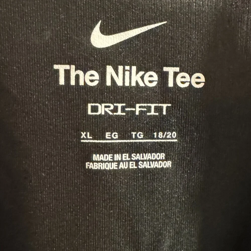 Nike dry fit tee - kids XL